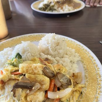 Jack's Inn - The veggie omelette with no cheese. Toast not included in the meal. - Breakfast & Brunch Near Me - Kahului, Hawaii