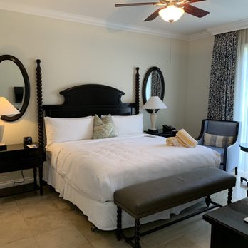 Beachside Resort & Residences - Presidential Suite king sized bedroom - Hotels Near Me - Key West, Florida Beachside Resort & Residences - Presidential Suite king sized bedroom - Hotels Near Me - Key West, Florida