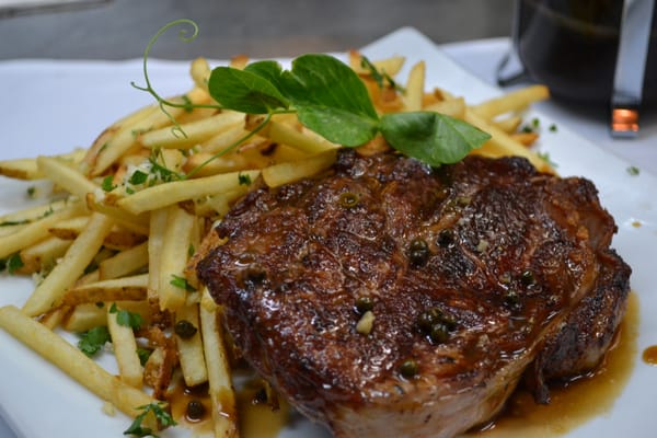 La Poubelle Bistro & Bar by null