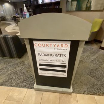 Courtyard by Marriott Memphis Downtown - Parking in garage across the street $20 or valet for $25 - Hotels Near Me - Memphis, Tennessee