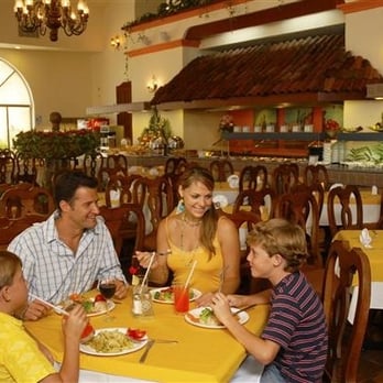 All Ritmo - Looks beautiful but they had NO AIR OR FANS and there were flies EVERYWHERE! Hate it - Resorts Near Me - Cancún, ROO
