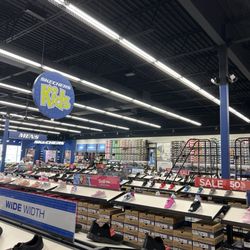 SKECHERS Warehouse Outlet