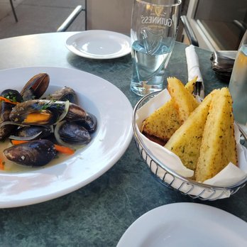 Glass Monkey - Salt spring mussels - Gastropubs Near Me - Edmonton, Alberta