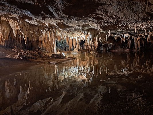 Luray Caverns by null