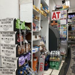 219 E 85th Candy Store - 09/10/22 New Manager said he is going to fix this place up.