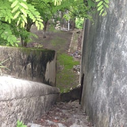 Estas escaleras son las que tienes que encontrar.