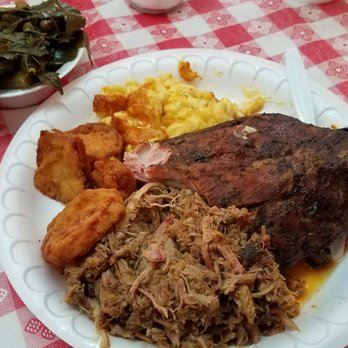Delauders  BBQ - Perfect pulled pork, fantastic ribs, fried macaroni and cheese, fried squash, and killer collard greens. - Barbeque Near Me - Sevierville, Tennessee
