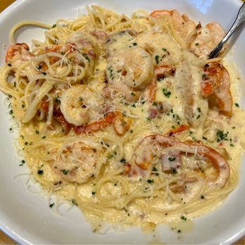 Olive Garden Italian Restaurant - Chicken & Shrimp Carbonara - Italian Near Me - Springfield, Ohio Olive Garden Italian Restaurant - Chicken & Shrimp Carbonara - Italian Near Me - Springfield, Ohio