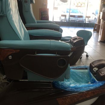 Gummme Nails & Spa - New spa chairs - Nail Salons Near Me - Bellflower, California