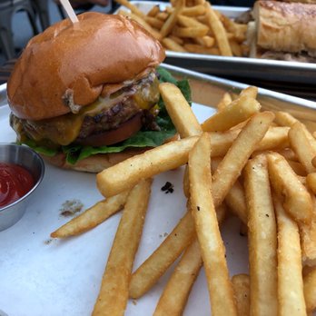 Brews Brothers Brewpub - Classic burger and fries - Brewpubs Near Me - Burbank, California