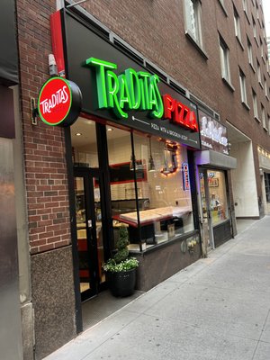 Traditas Pizza by null