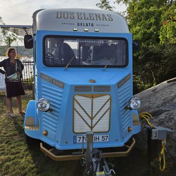 Dos Elenas - Really neat gelato trailer, designed to look like an old truck! - Gelato Near Me - Kennebunkport, Maine