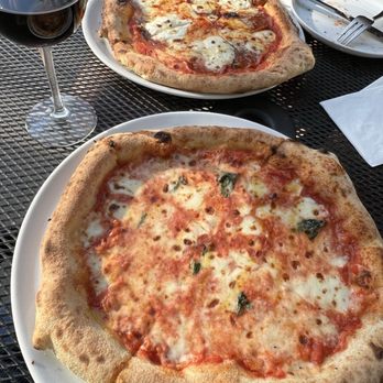 Il Ritrovo - Pizza Near Me - Sheboygan, Wisconsin