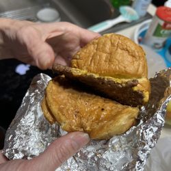Mr Beast Burger - More carls deluxe