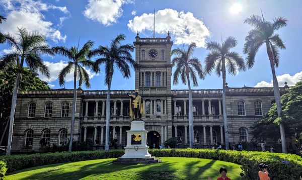Aliʻiōlani Hale by null