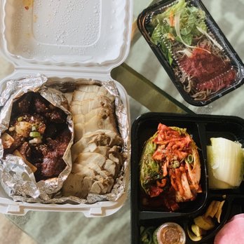 Bossam House - Half and half spicy jokbal and bossam - Korean Near Me - Palisades Park, New Jersey Bossam House - Half and half spicy jokbal and bossam - Korean Near Me - Palisades Park, New Jersey