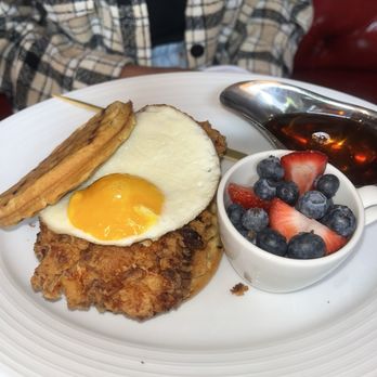 P. J. CLARKE’S - Updated July 2025 - 303 Photos & 229 Reviews - 601 ...