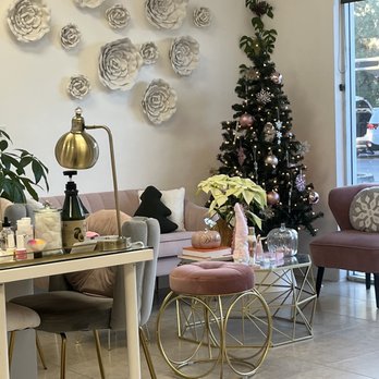 TIPology Nail Lounge - Lobby/Waiting Area - Nail Salons Near Me - Santee, California