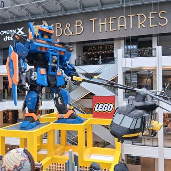 Lego - A Gundam suit and life-size helicopter high above the LEGO store - Toy Stores Near Me - Bloomington, Minnesota Lego - A Gundam suit and life-size helicopter high above the LEGO store - Toy Stores Near Me - Bloomington, Minnesota
