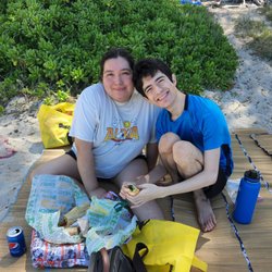 Waimanalo Beach Park - Picnicking at Waimanalo Beach