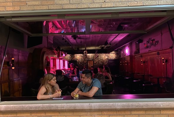 Central Park Bar by null