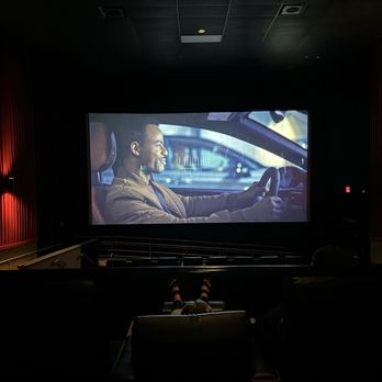 Regal Shiloh Crossing - Comfy theater - Cinema Near Me - Avon, Indiana