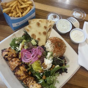 Luna Grill Poway - Mediterranean Near Me - Poway, California