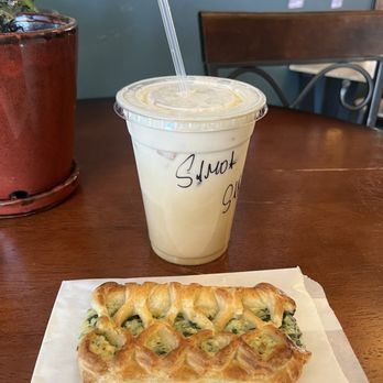 Lund Canyon Coffee - Samoa Latte Spinach Pastry - Coffee & Tea Near Me - Flagstaff, Arizona