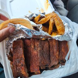 Smoky City BBQ - Half slab of ribs and 3 wings