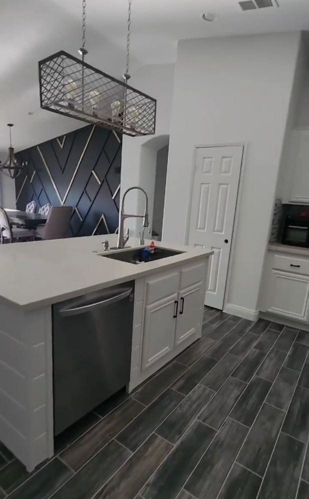 Slide of Eagle Custom Construction