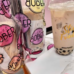 Cute cups and delicious drinks Cute cups and delicious drinks
