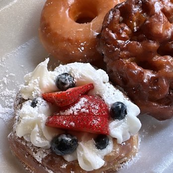 JC Donuts - Berry cronut, glazed donut and Apple fritter - Donuts Near Me - Dallas, Texas JC Donuts - Berry cronut, glazed donut and Apple fritter - Donuts Near Me - Dallas, Texas