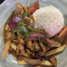 Saltado de Pollo Saltado de Pollo