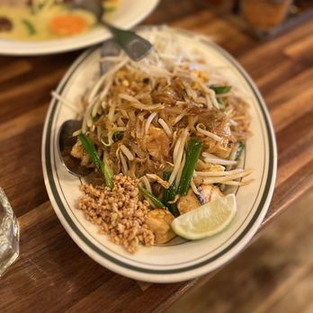 Ayada Thai - L1. Pad Thai Lunch - Thai Near Me - Elmhurst, New York