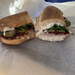 Special: Turkey with apple/cranberry, garlic cream cheese, spinach, onion and pickles.