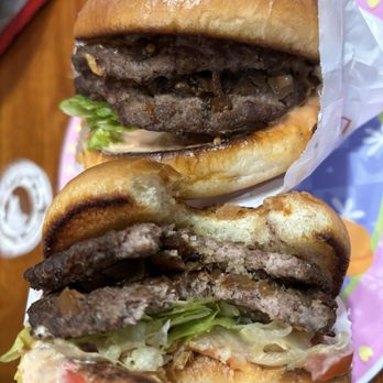 In-N-Out Burger - Something is MISSING in my x2 double single! - Burgers Near Me - Elk Grove, California In-N-Out Burger - Something is MISSING in my x2 double single! - Burgers Near Me - Elk Grove, California