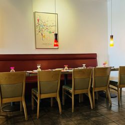 Kao Thai Restaurant - Seating area