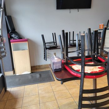 5 Herb Pizza - Inside - Pizza Near Me - Cranston, Rhode Island