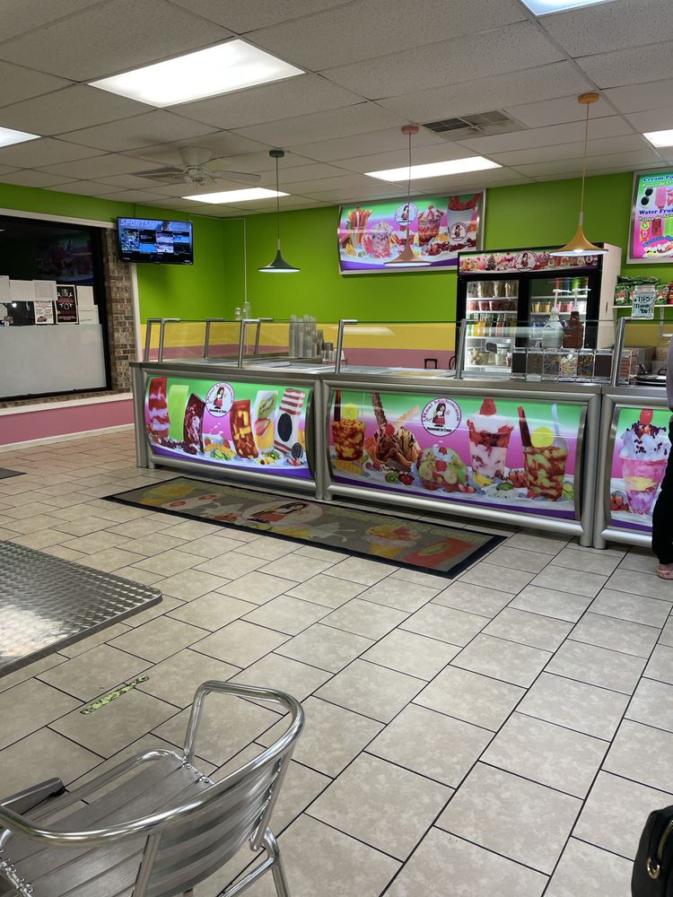 La Real Michoacana Logo