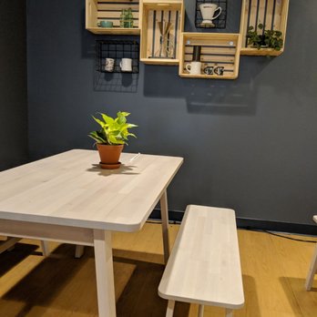 Onyx Tonics - Spacious seating area - Coffee & Tea Near Me - Burlington, Vermont