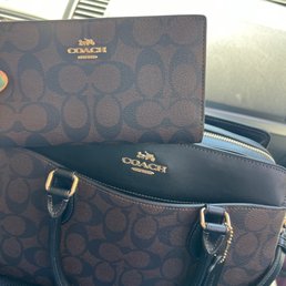 A beautiful purse for everyday use. Not too big and not too small.