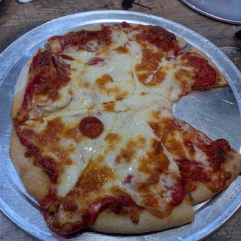 Mineos Pizza - Pepperoni pizza - Pizza Near Me - Hampton Township, Pennsylvania