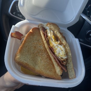 Tristans Amazing Bites - Egg and Bacon breakfast sandwich :) - Food Trucks Near Me - Tampa , Florida
