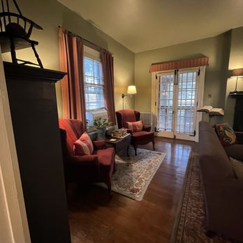 The Lancaster Bed & Breakfast - Living room - Bed & Breakfast Near Me - Lancaster, Pennsylvania The Lancaster Bed & Breakfast - Living room - Bed & Breakfast Near Me - Lancaster, Pennsylvania
