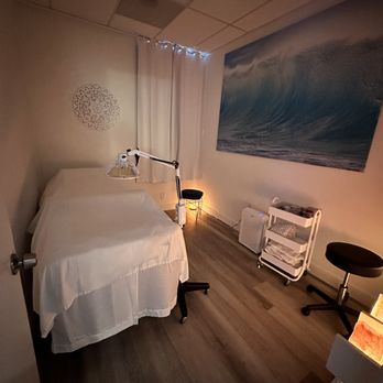 Castano Wellness - Acupuncture Near Me - Thousand Oaks, California Castano Wellness - Acupuncture Near Me - Thousand Oaks, California