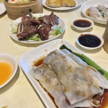 Imperial Restaurant - BBQ pork rice crepe roll, pork/shrimp shumai - Dim Sum Near Me - Chicago, Illinois