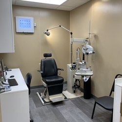 Mills Optometry - 1 of 2 Exam Rooms
