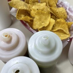 Los Burritos Tapatios - Hot sauce, salsa, and chips