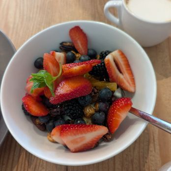 Mademoiselle Colette - Yogurt & Granola with the berries addition, the only egg-free vegetarian option on the menu as of 3/22/25. - Breakfast & Brunch Near Me - Menlo Park, California Mademoiselle Colette - Yogurt & Granola with the berries addition, the only egg-free vegetarian option on the menu as of 3/22/25. - Breakfast & Brunch Near Me - Menlo Park, California