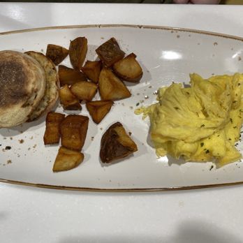 Omelet Bar - Two eggs with home fries and English muffin - Breakfast & Brunch Near Me - Orlando, Florida Omelet Bar - Two eggs with home fries and English muffin - Breakfast & Brunch Near Me - Orlando, Florida